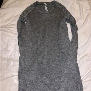 lululemon swiftly tech long sleeve crew (S)